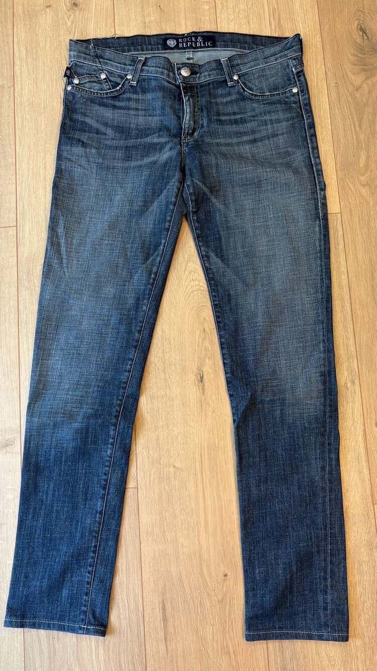 Rock & Republic Jeans Size 30 Skull Embellished Pockets